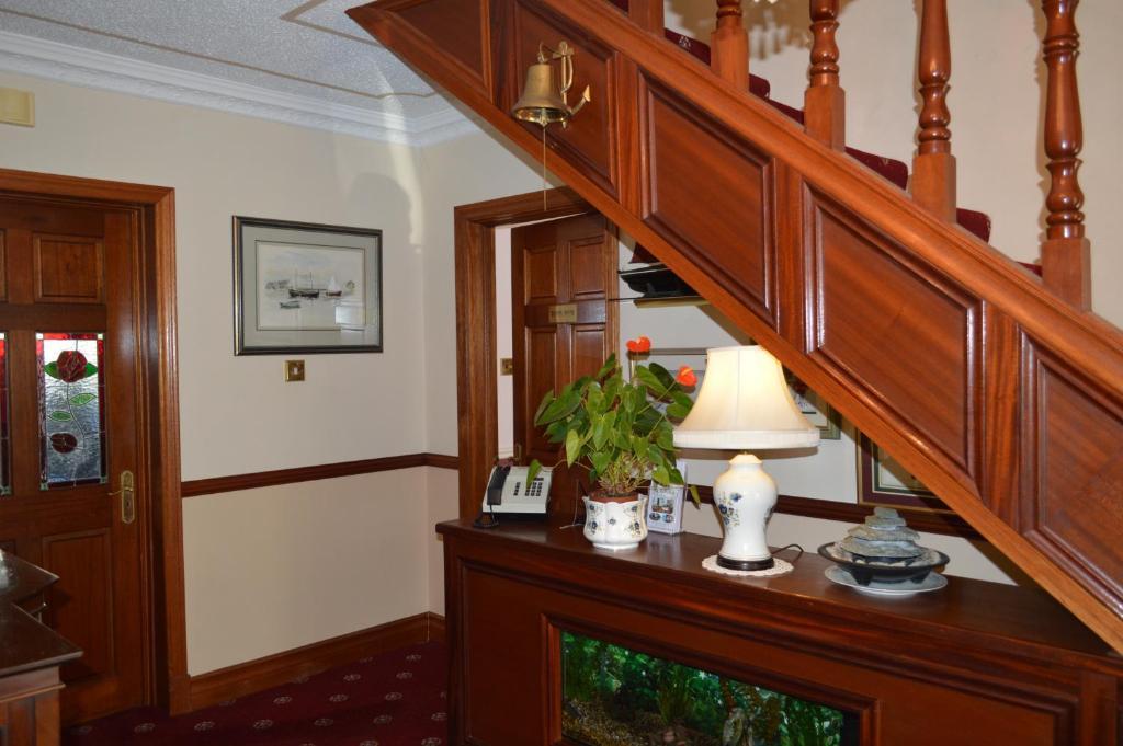 Balcony House Hotel กัลเวย์ ภายนอก รูปภาพ
