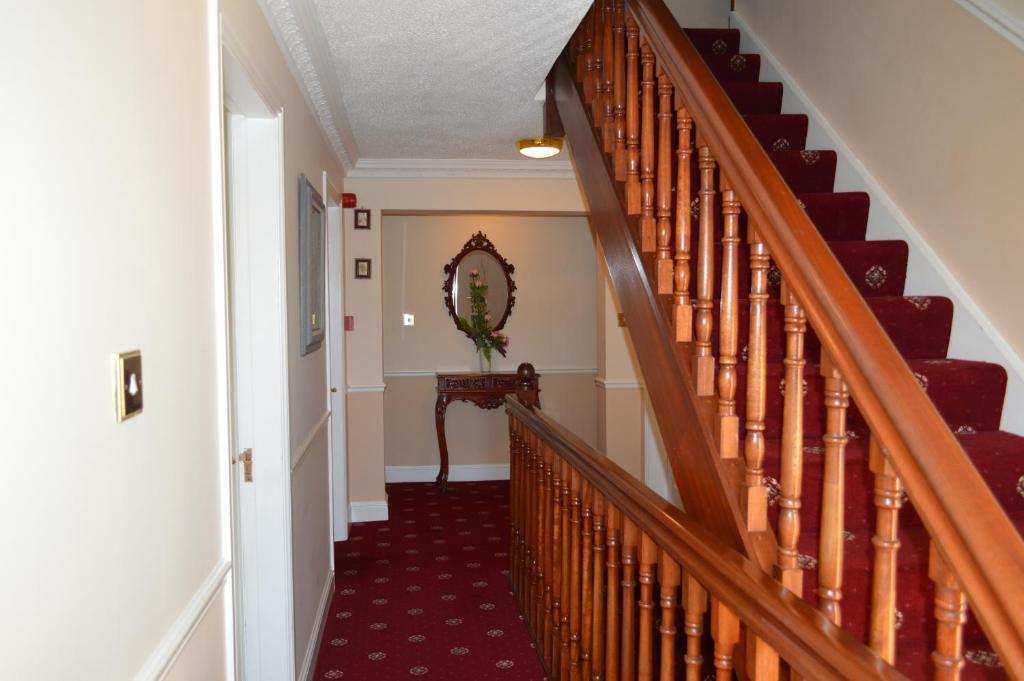 Balcony House Hotel กัลเวย์ ภายนอก รูปภาพ